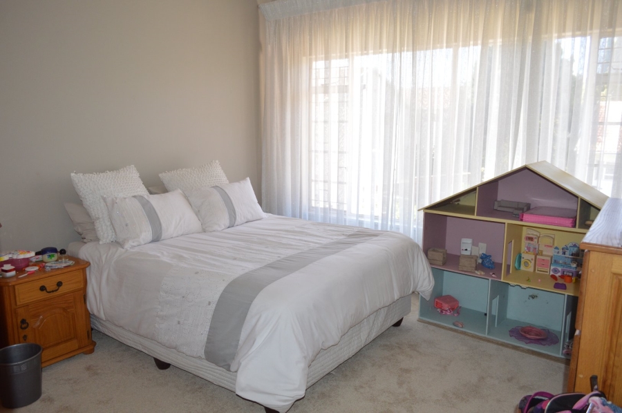 3 Bedroom Property for Sale in Flamwood North West